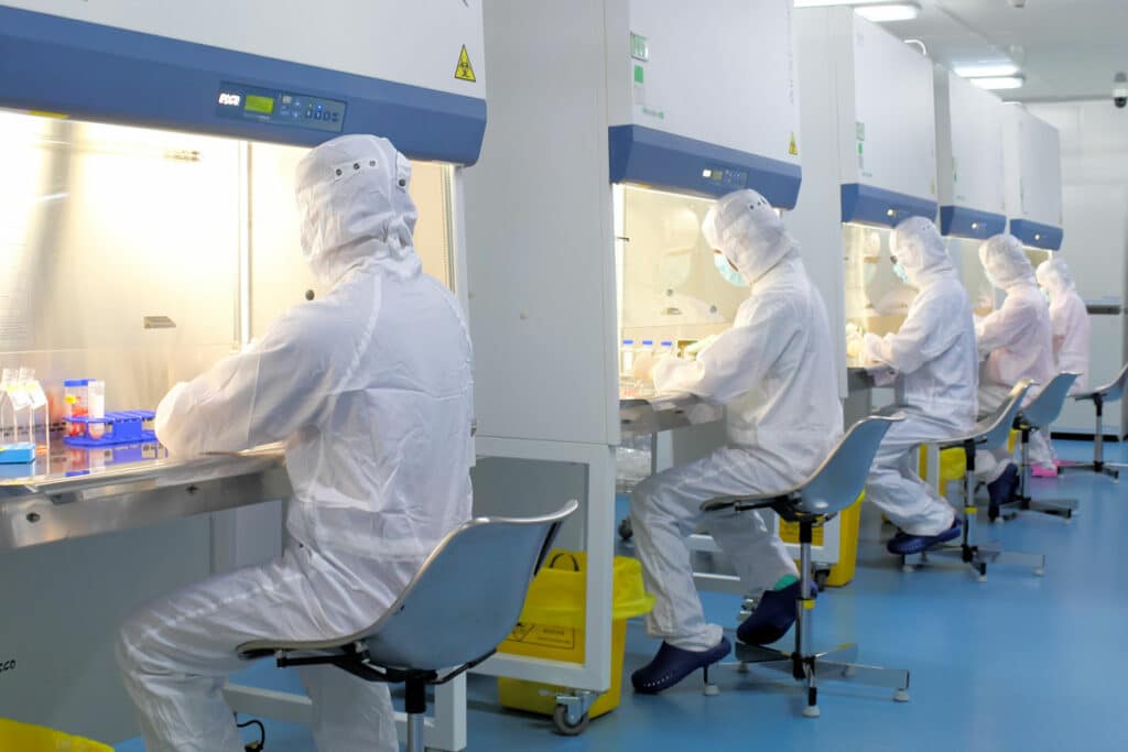 Laboratory staff processing umbilical cord blood at Beike GMP laboratory