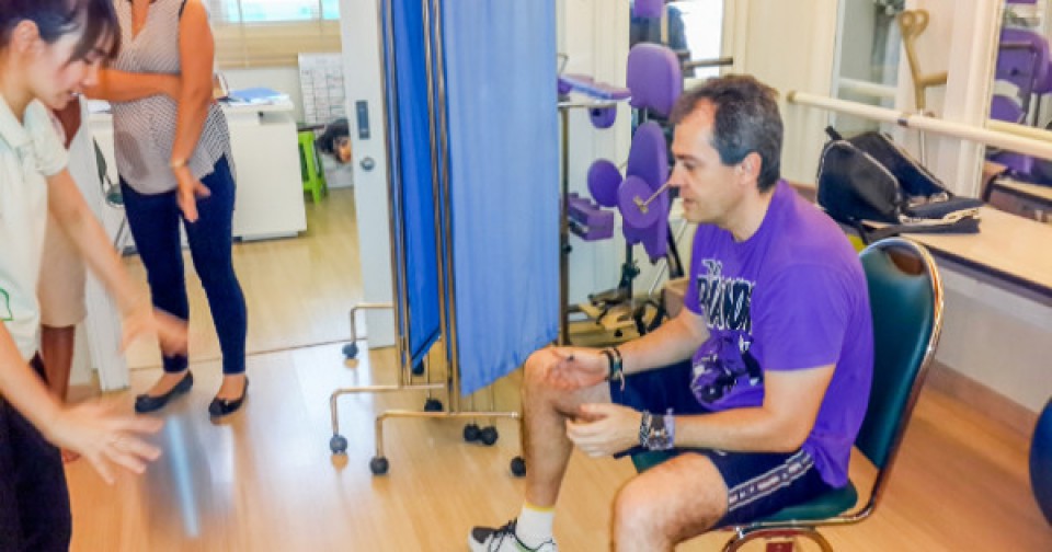 Juan José Gallego de la Cruz during PT Therapy with BBH staff in Thailand